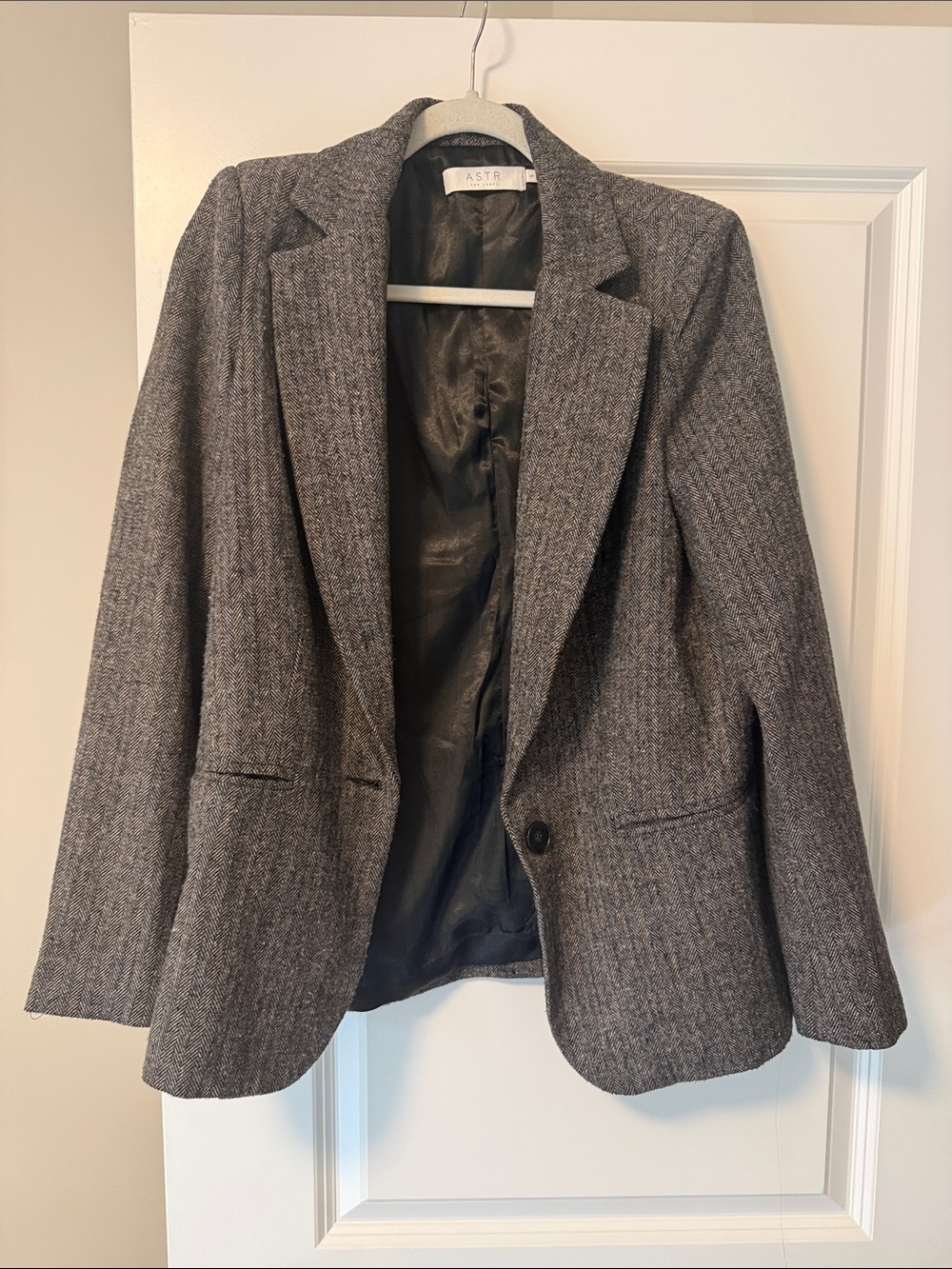 ASTR Charcoal Gray Tailored Single-Button Blazer